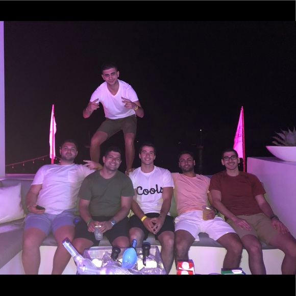 Meet your Posher, Dominic - Picture 2 of 4